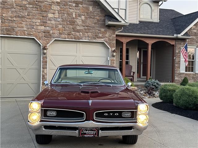 Pontiac-GTO-1966-2-Door-Coupe-1