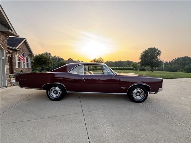 Pontiac-GTO-1966-2-Door-Coupe-35