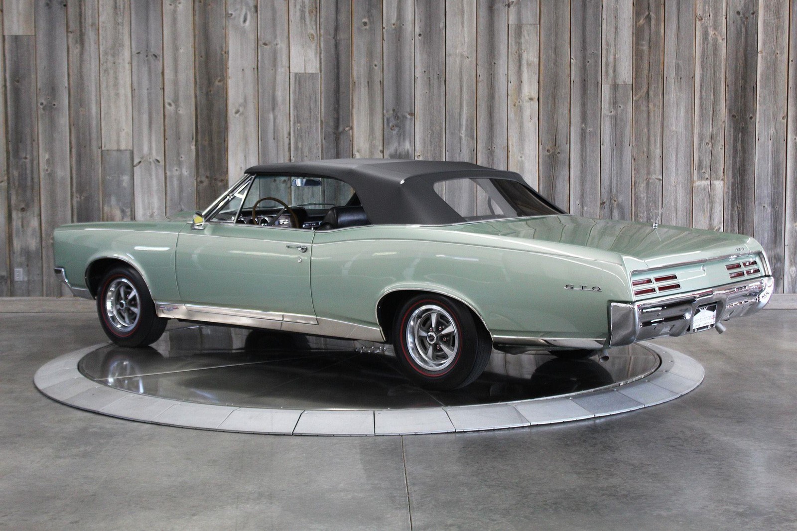 Pontiac-GTO-1967-Award-Winning-5