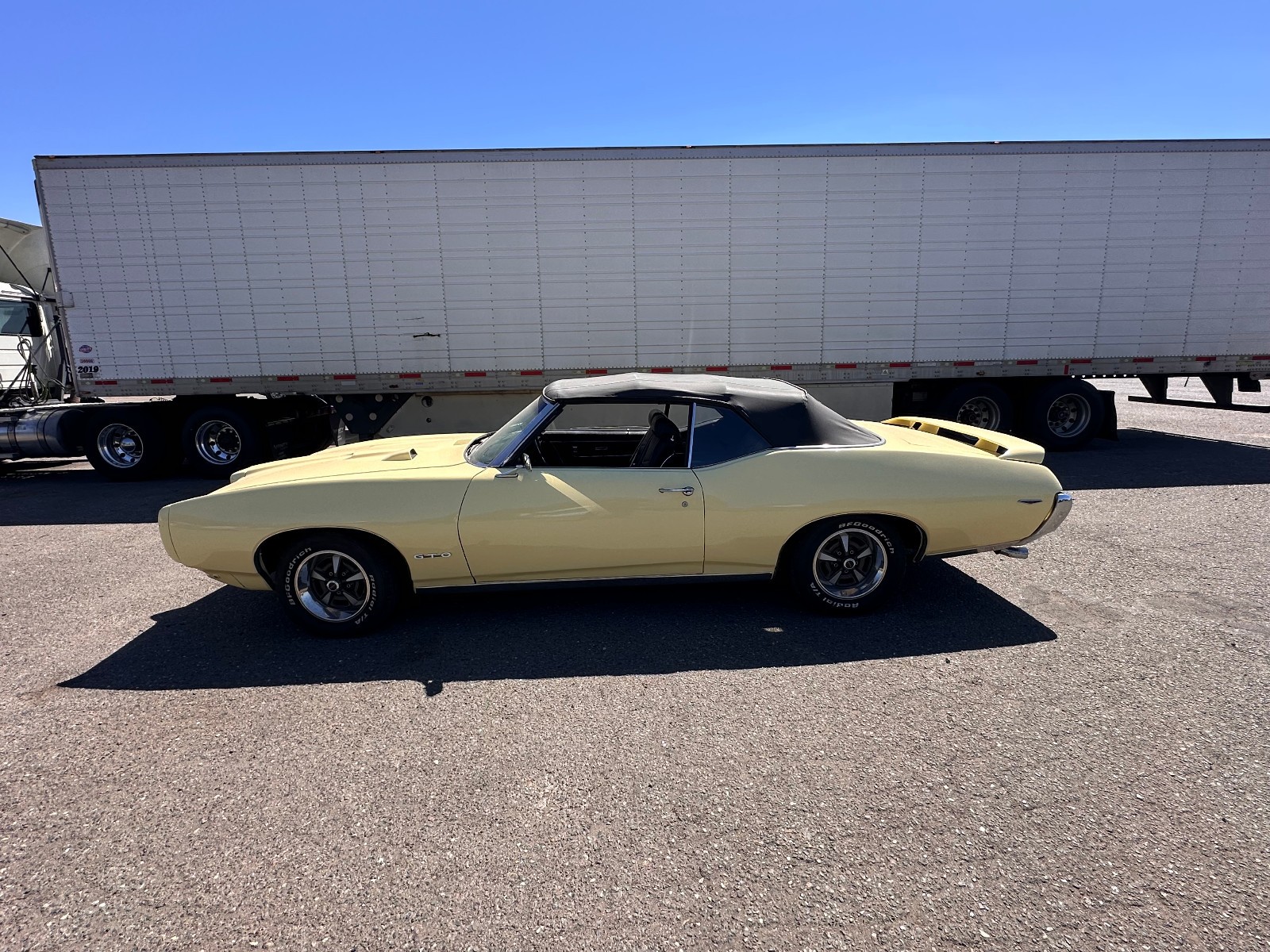 Pontiac-GTO-1969-Convertible