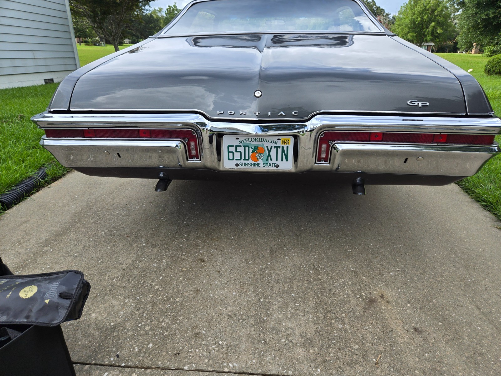 Pontiac-Grand-Prix-1968-Coupe-15