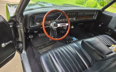Pontiac-Grand-Prix-1968-Coupe-17