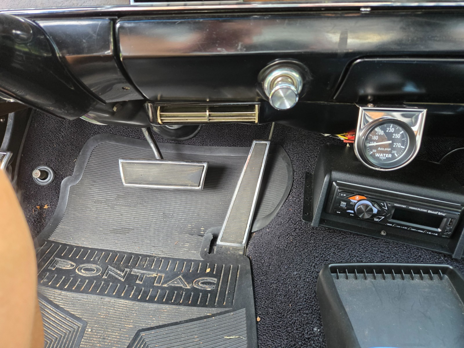Pontiac-Grand-Prix-1968-Coupe-34