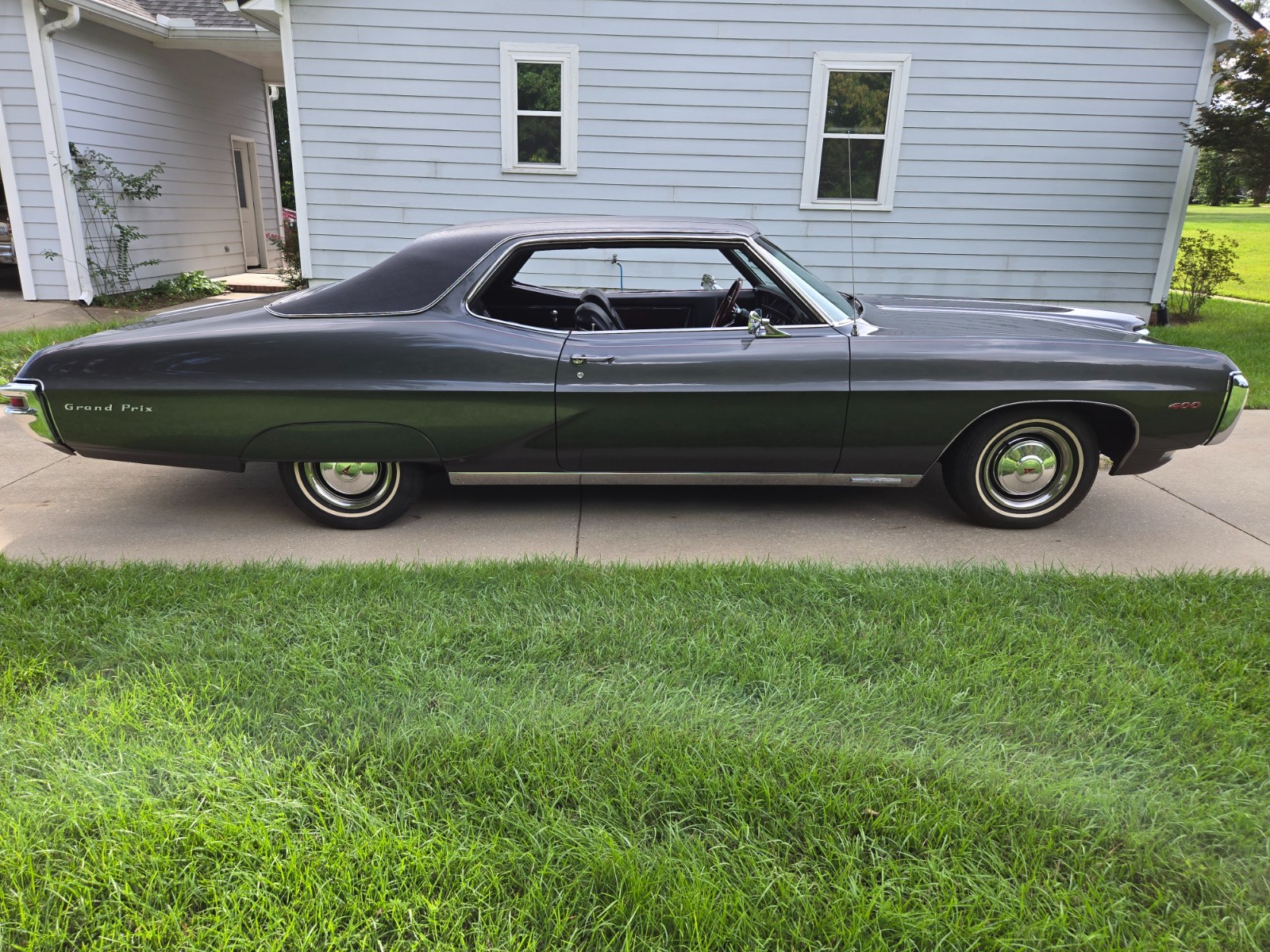 Pontiac-Grand-Prix-1968-Coupe-6