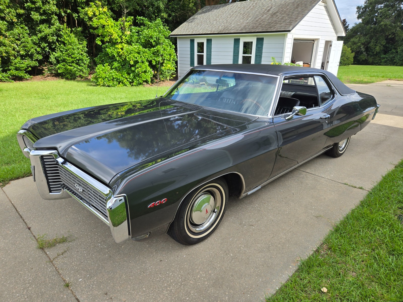 Pontiac-Grand-Prix-1968-Coupe