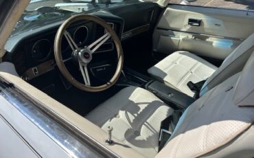 Pontiac-Grand-Prix-1972-Coupe-10