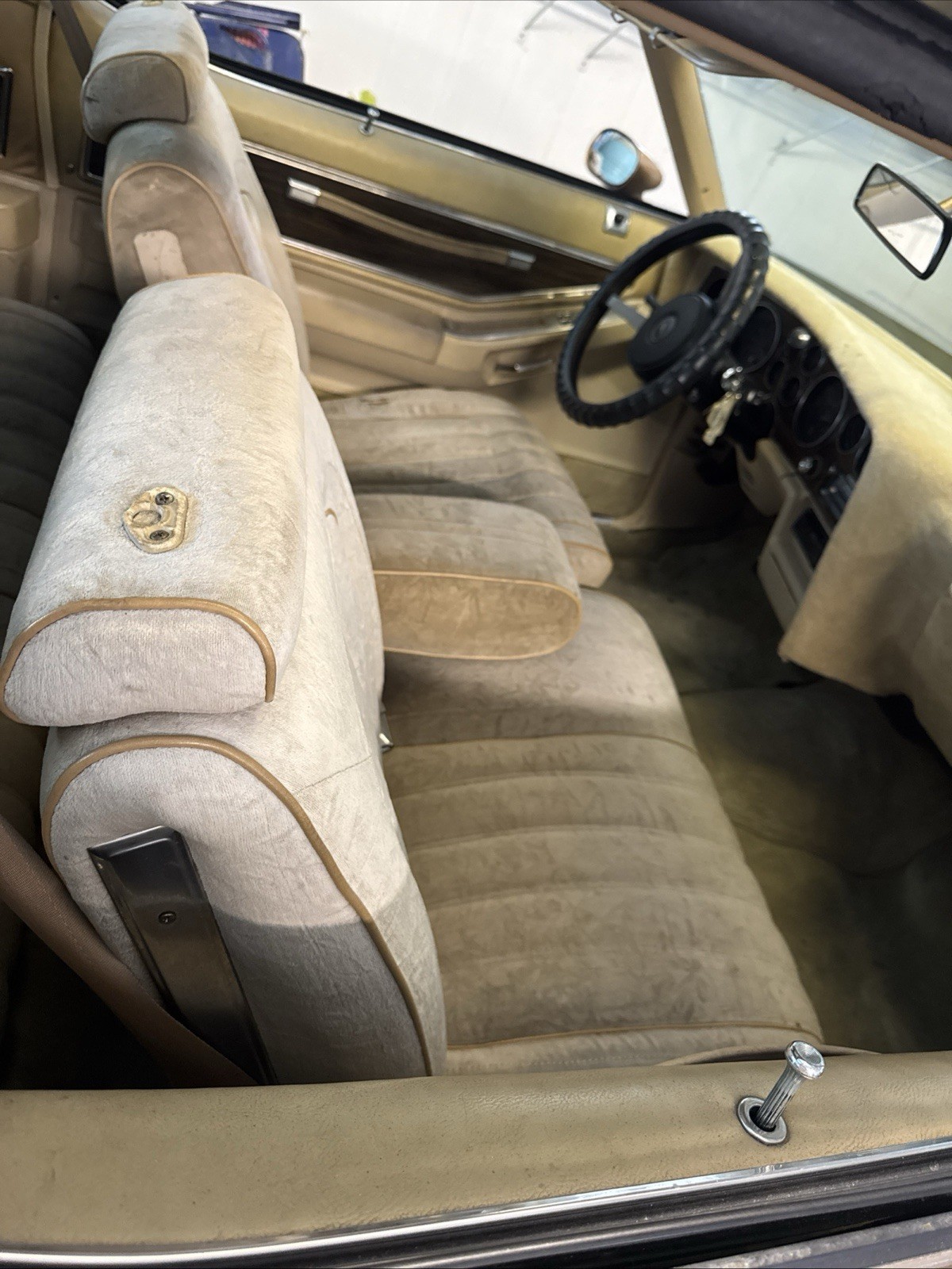 Pontiac-Grand-Prix-1976-Coupe-18