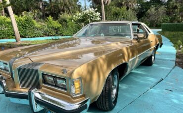 Pontiac-Grand-Prix-1976-Coupe-2