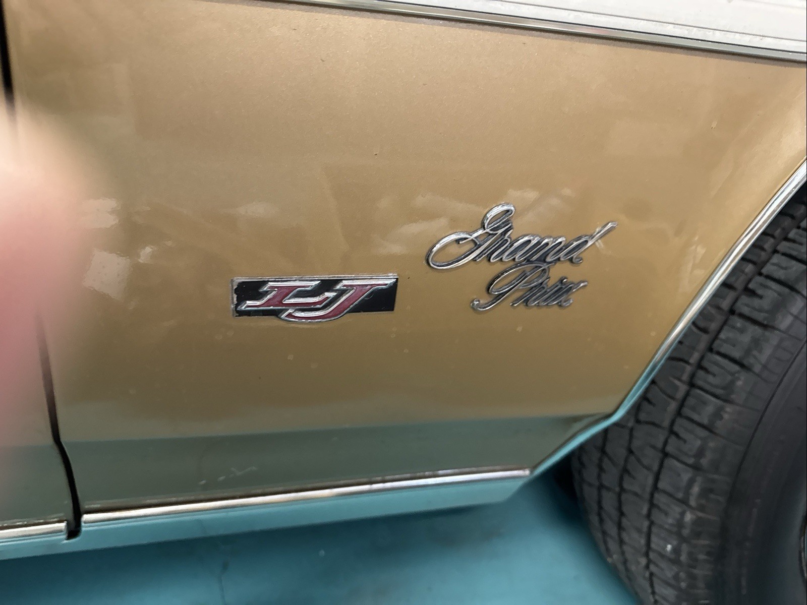 Pontiac-Grand-Prix-1976-Coupe-20