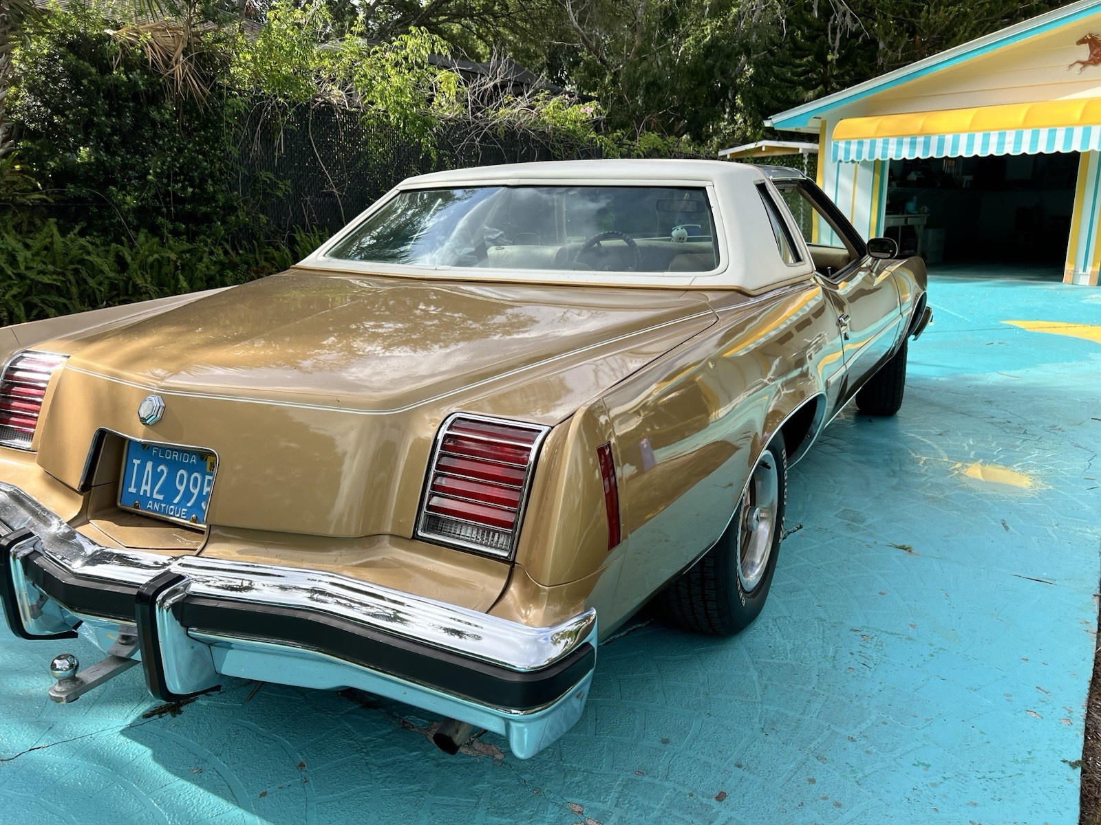 Pontiac-Grand-Prix-1976-Coupe-4