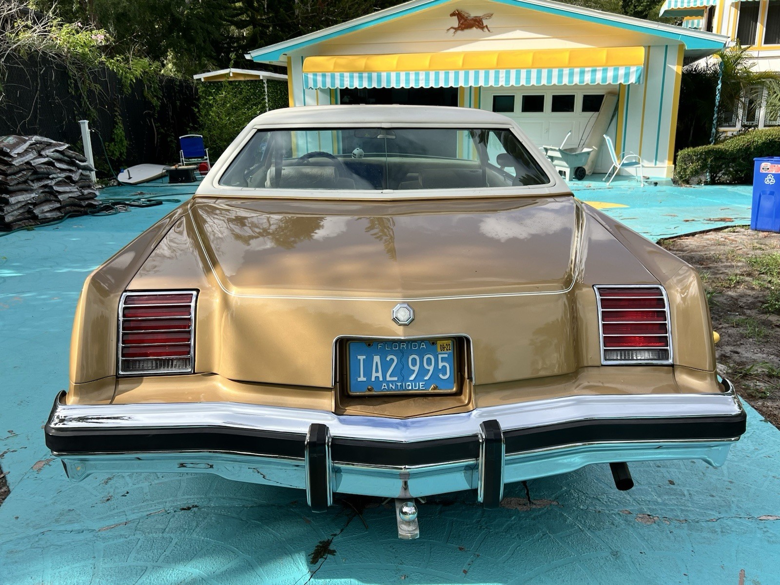 Pontiac-Grand-Prix-1976-Coupe-5