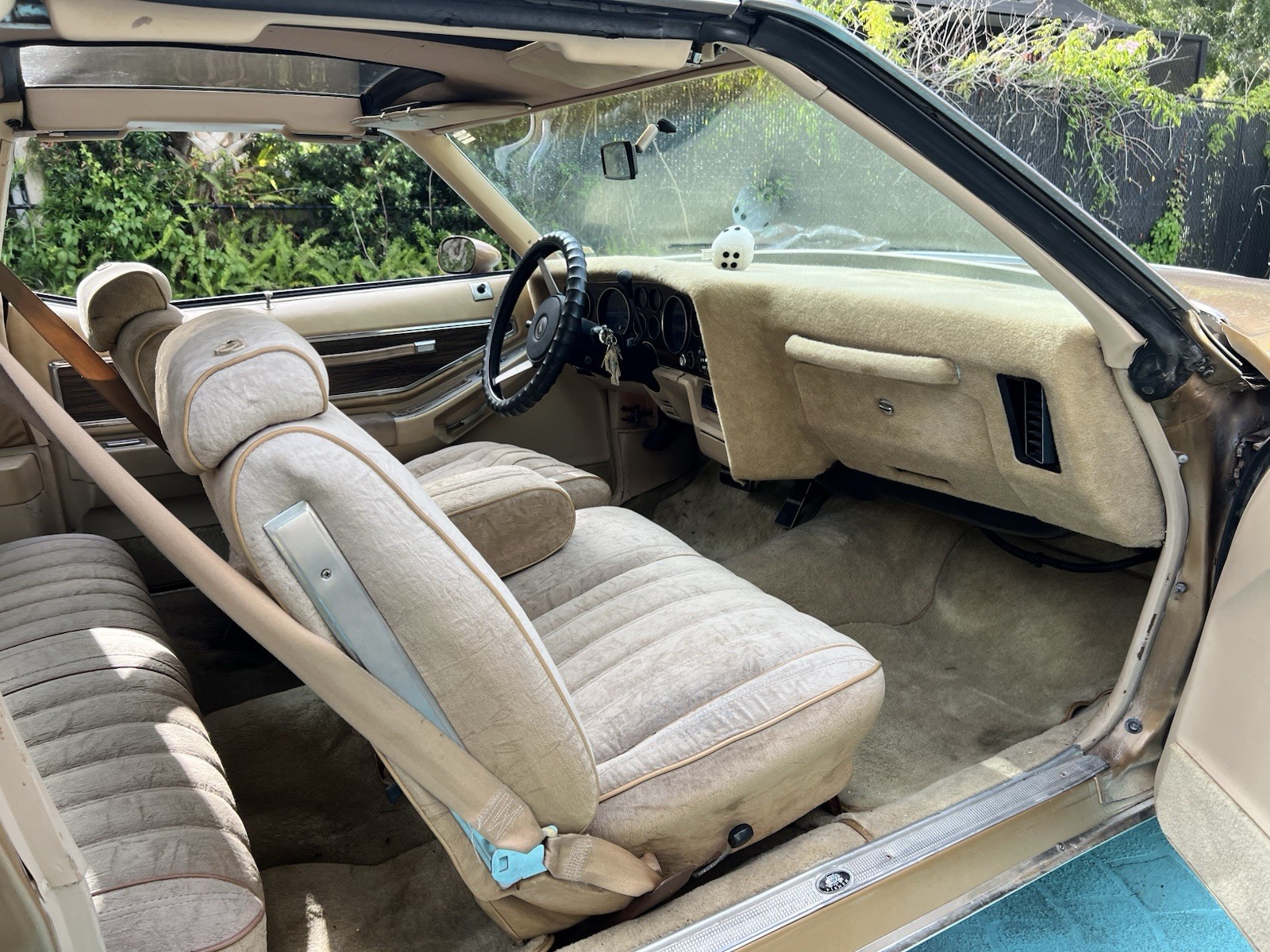 Pontiac-Grand-Prix-1976-Coupe-9