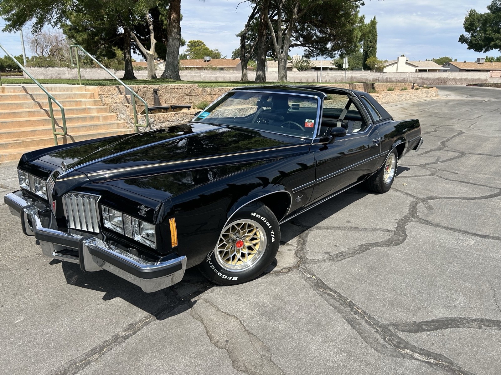 Pontiac-Grand-Prix-1977-10
