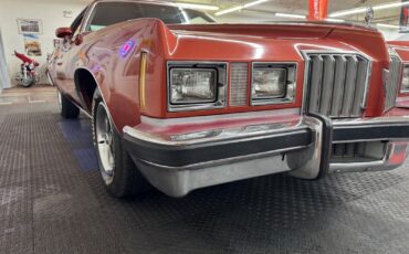 Pontiac-Grand-Prix-1977-2-Door-7