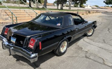 Pontiac-Grand-Prix-1977-4