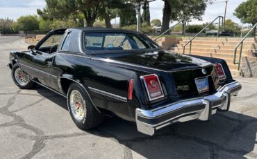 Pontiac-Grand-Prix-1977-9