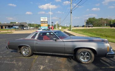 Pontiac-Grand-Prix-1977-Coupe-1