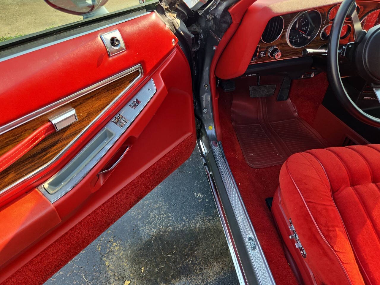 Pontiac-Grand-Prix-1977-Coupe-10