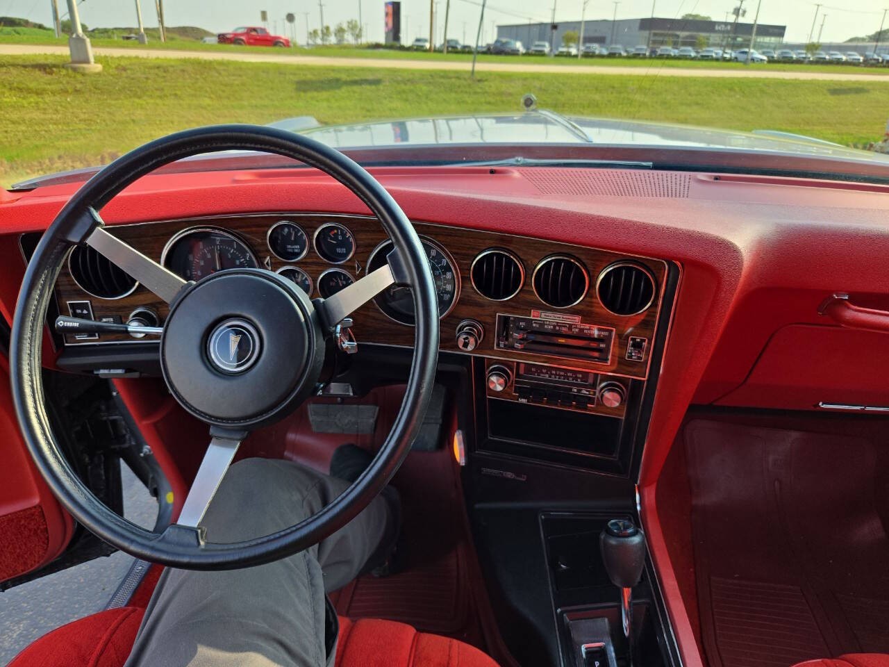Pontiac-Grand-Prix-1977-Coupe-12