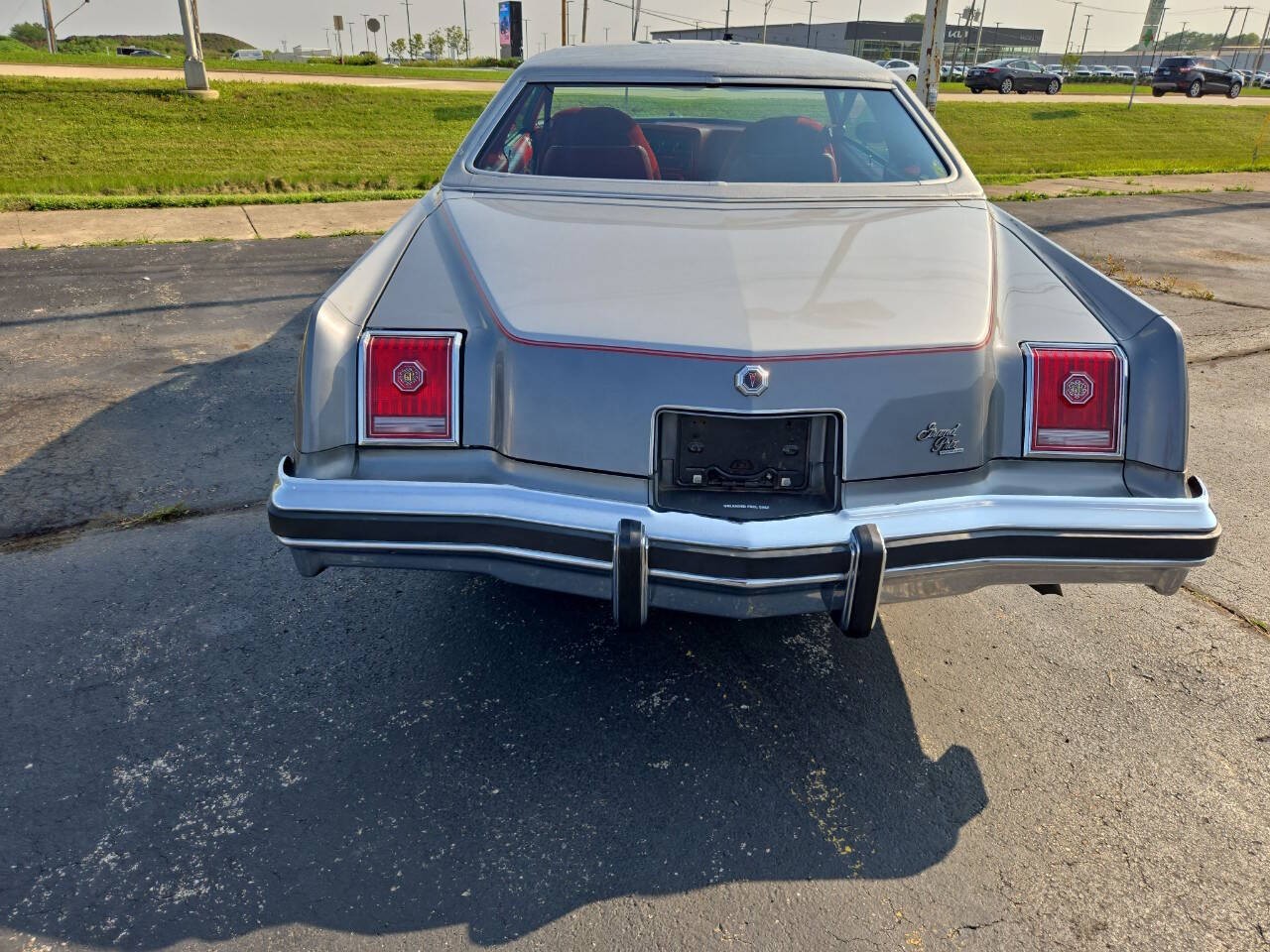 Pontiac-Grand-Prix-1977-Coupe-7