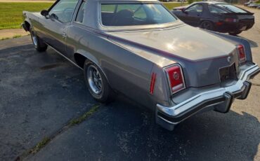 Pontiac-Grand-Prix-1977-Coupe-8