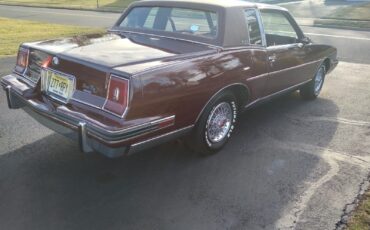 Pontiac-Grand-Prix-1981-Coupe-24