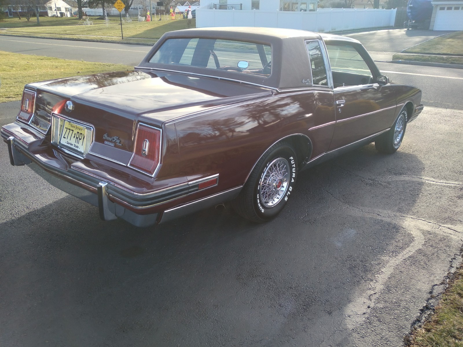 Pontiac-Grand-Prix-1981-Coupe-24