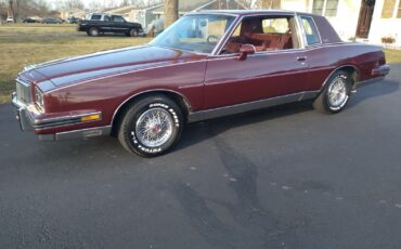 Pontiac-Grand-Prix-1981-Coupe-27