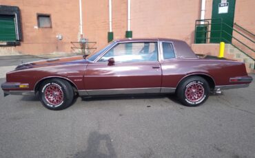 Pontiac-Grand-Prix-1981-Coupe