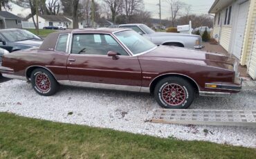 Pontiac-Grand-Prix-1981-Coupe-9