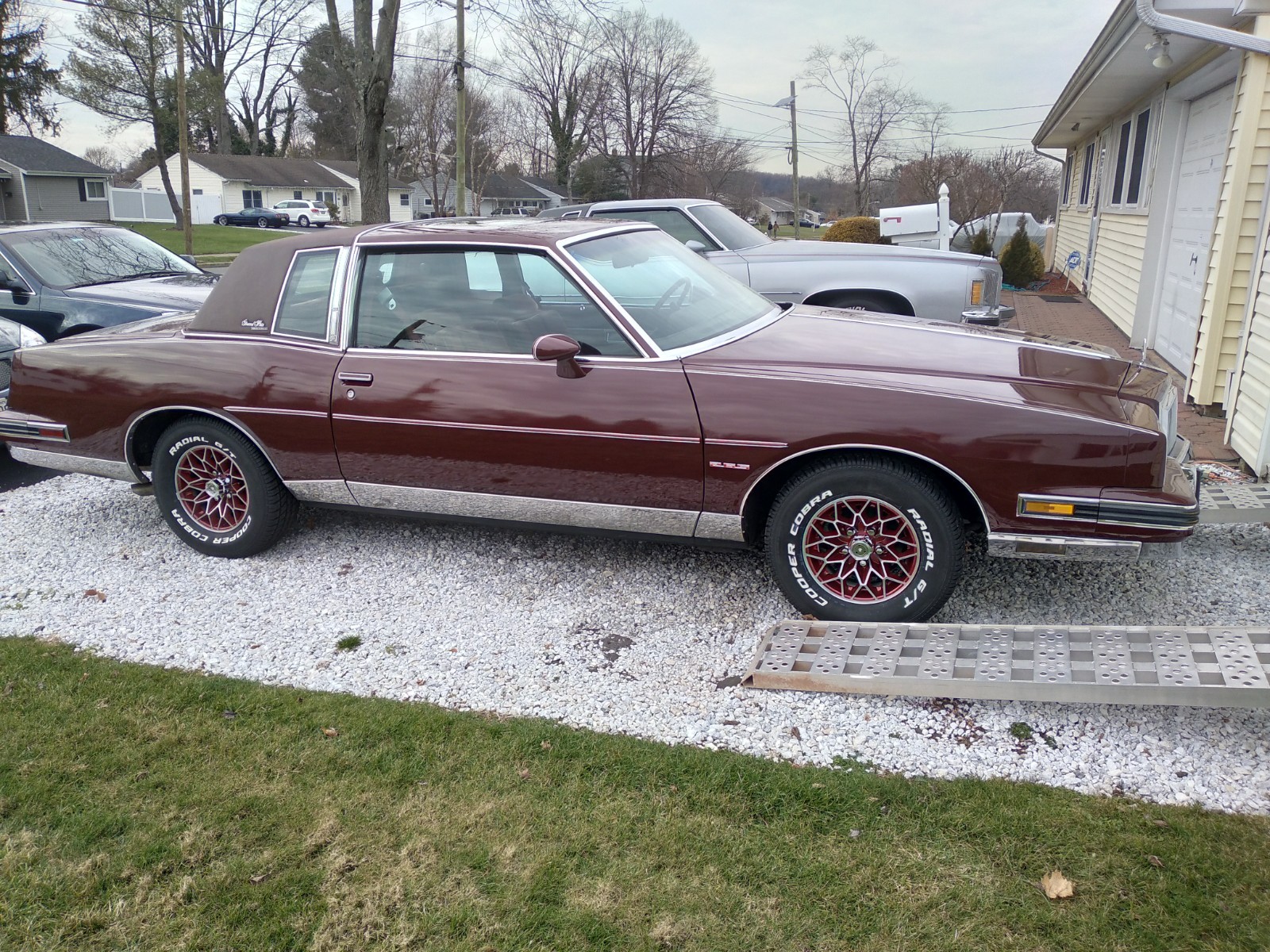 Pontiac-Grand-Prix-1981-Coupe-9