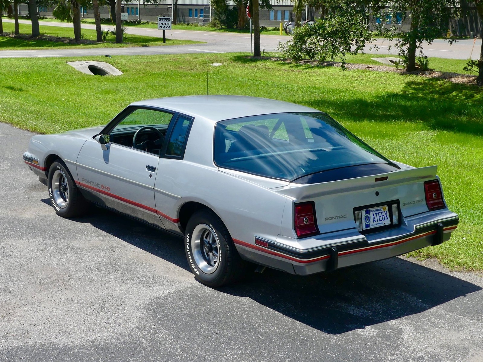Pontiac-Grand-Prix-1986-Coupe-16