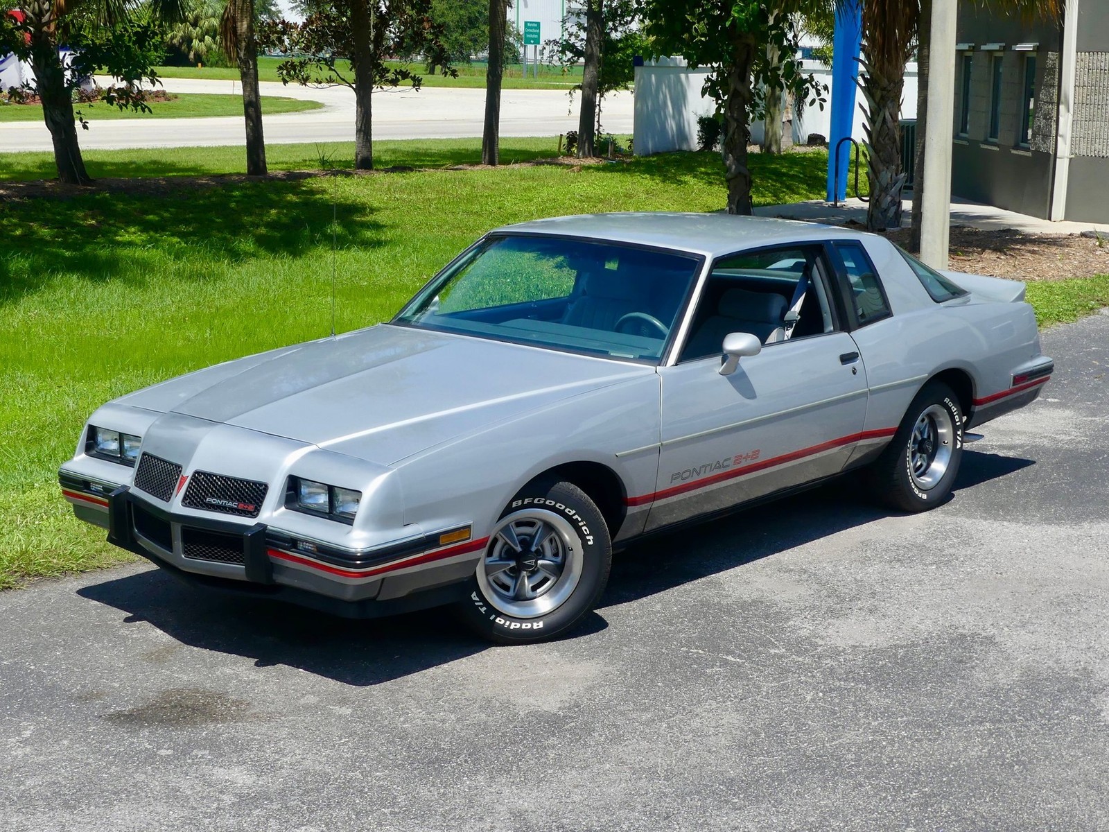 Pontiac-Grand-Prix-1986-Coupe-7