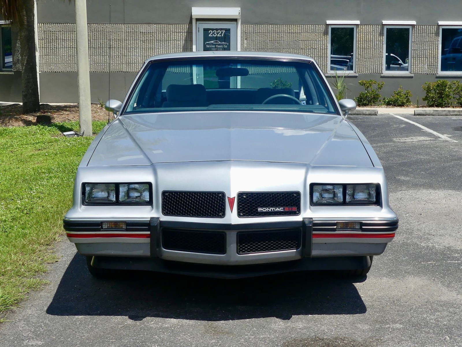 Pontiac-Grand-Prix-1986-Coupe-9