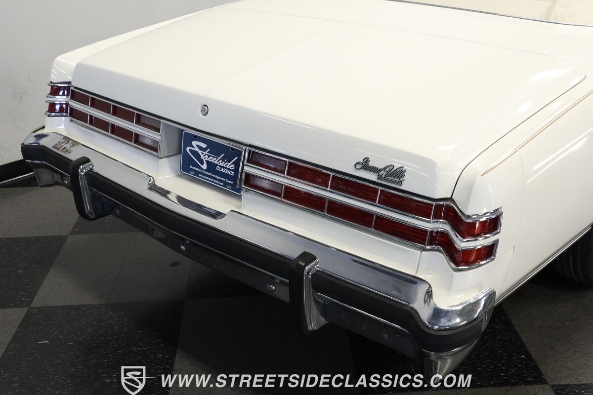 Pontiac-Grand-Ville-1975-Convertible-24