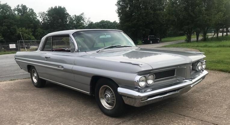 Pontiac-Grand-prix-1962-Silver-Burgundy-2