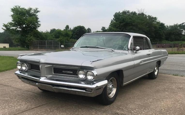 Pontiac-Grand-prix-1962-Silver-Burgundy