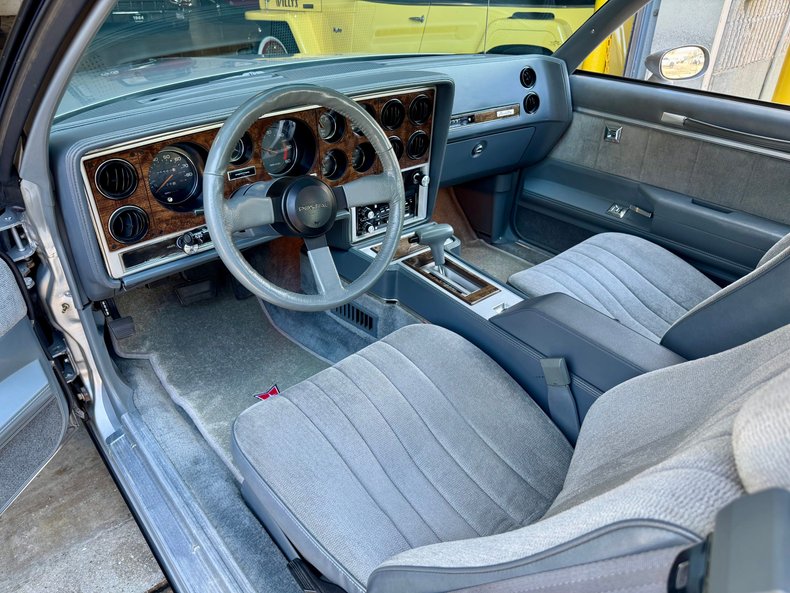 Pontiac-Grand-prix-1986-Silver-Gray-38