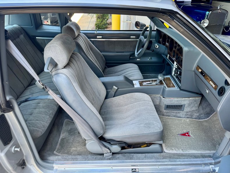 Pontiac-Grand-prix-1986-Silver-Gray-45