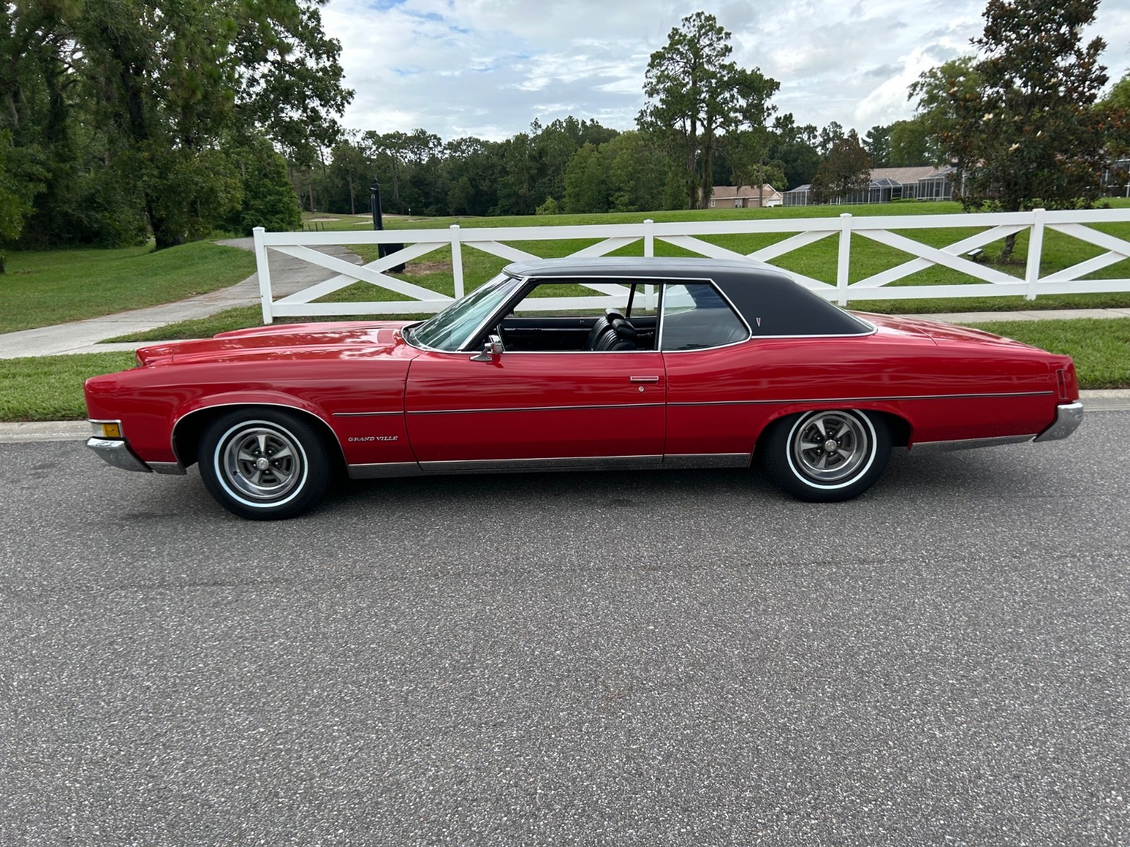 Pontiac-Grandville-1971-Coupe