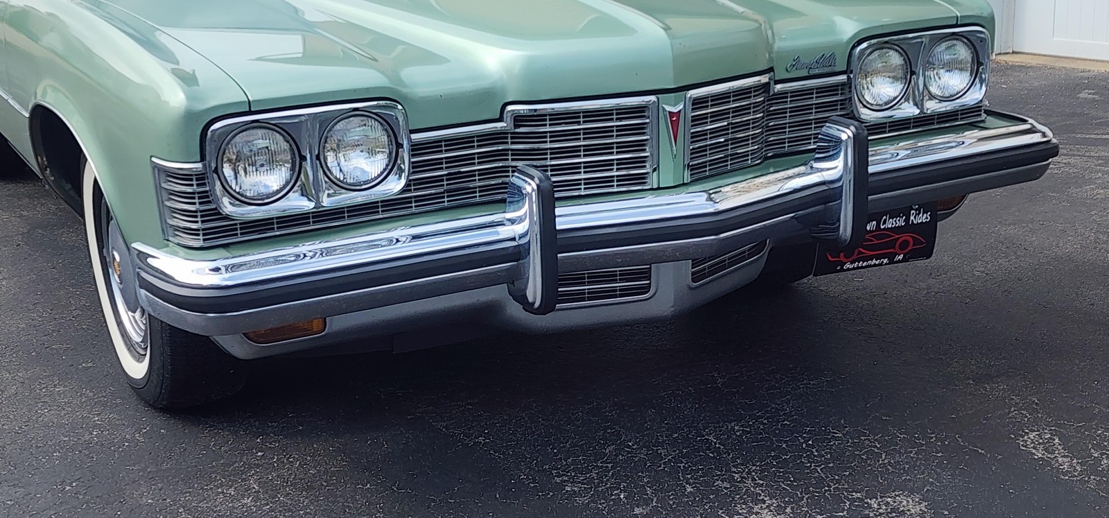 Pontiac-Grandville-1973-4-Dr-18