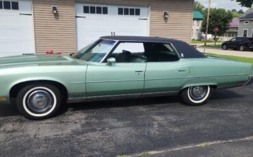 Pontiac-Grandville-1973-4-Dr-2