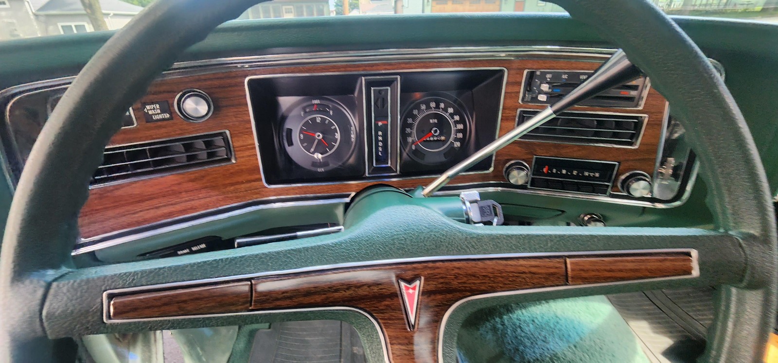 Pontiac-Grandville-1973-4-Dr-20