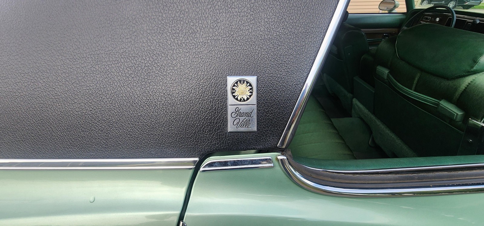 Pontiac-Grandville-1973-4-Dr-24