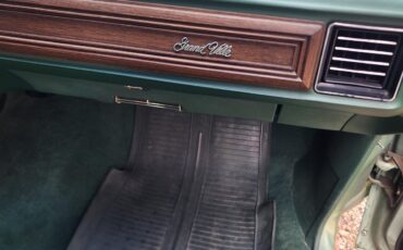 Pontiac-Grandville-1973-4-Dr-30