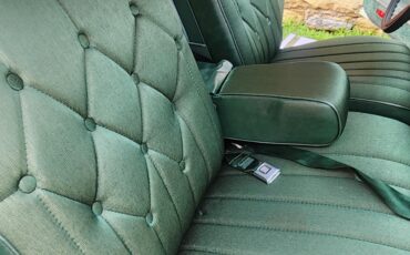 Pontiac-Grandville-1973-4-Dr-31