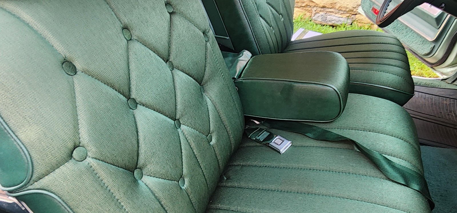 Pontiac-Grandville-1973-4-Dr-31