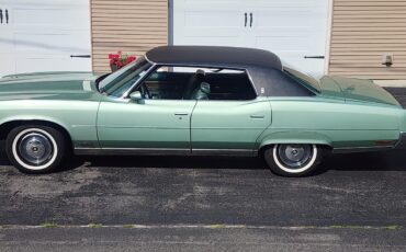 Pontiac-Grandville-1973-4-Dr