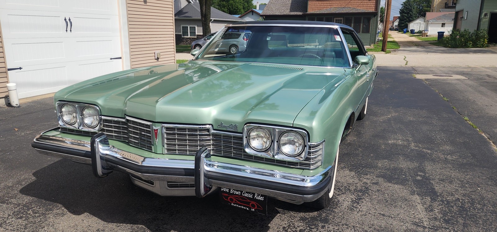 Pontiac-Grandville-1973-4-Dr-7