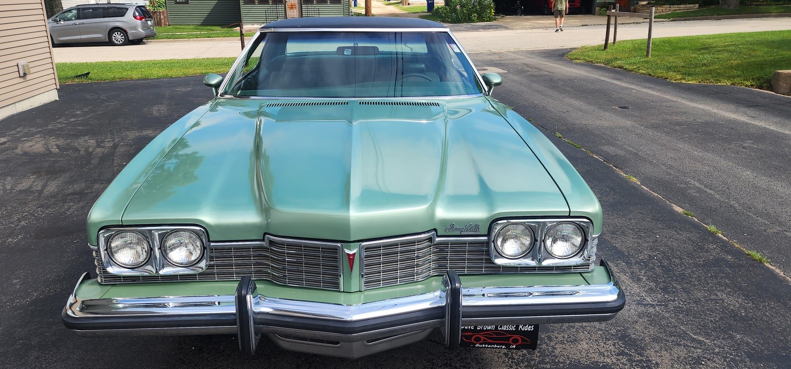 Pontiac-Grandville-1973-4-Dr-9